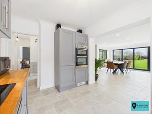 Kitchen- click for photo gallery